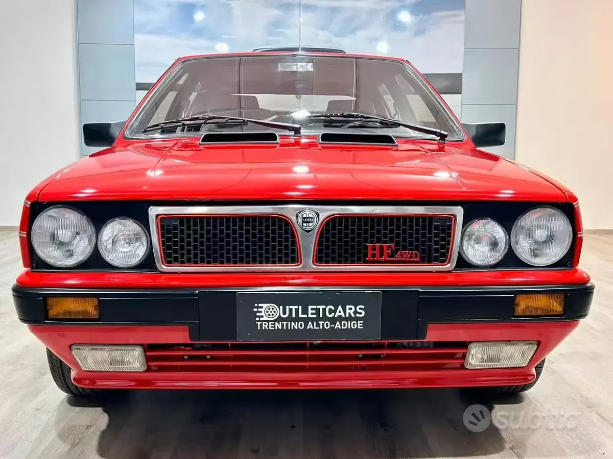 Usata Lancia Delta 166 CV (122 kW) 1987 Rosso Utilitaria