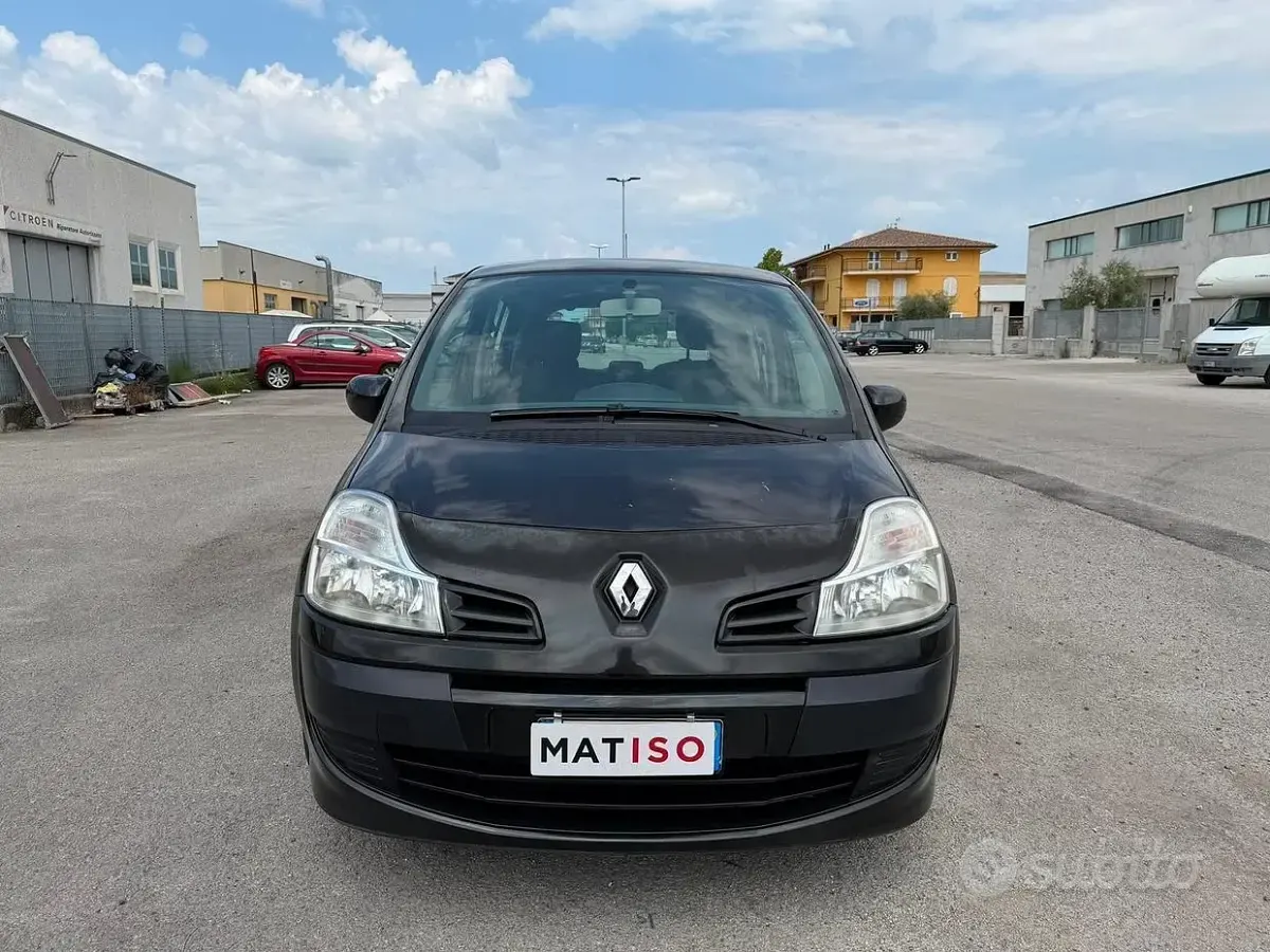Usata Renault Modus Dynamique 75 CV (55 kW) 2009 Nero Monovolume