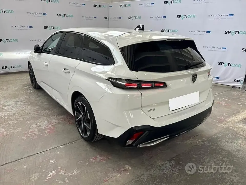 Occasion Peugeot 308 Allure 131 ch (96 kW) 2023 Blanc Break