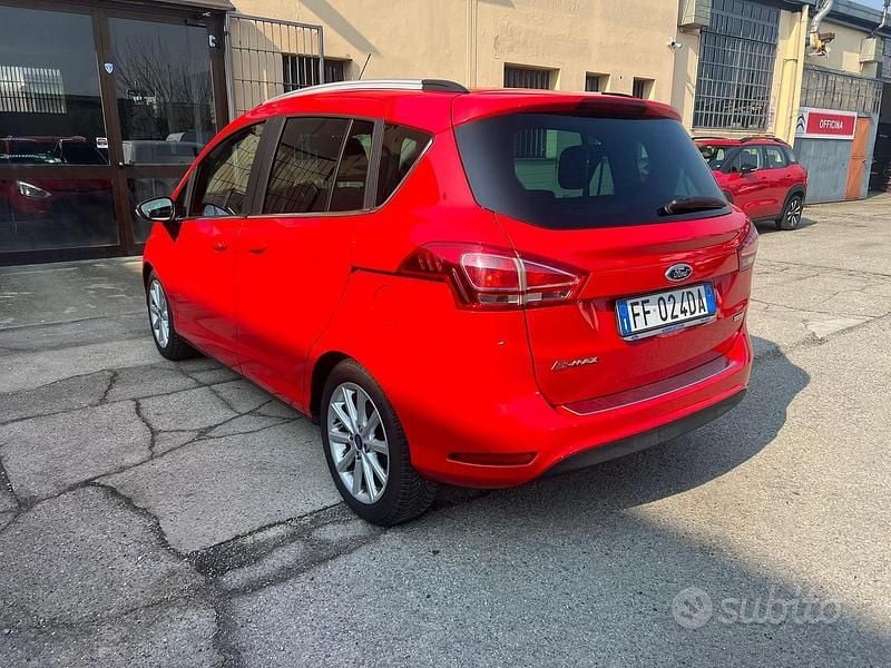 Usata Ford B-MAX 100 CV (73 kW) 2016 Rosso Monovolume