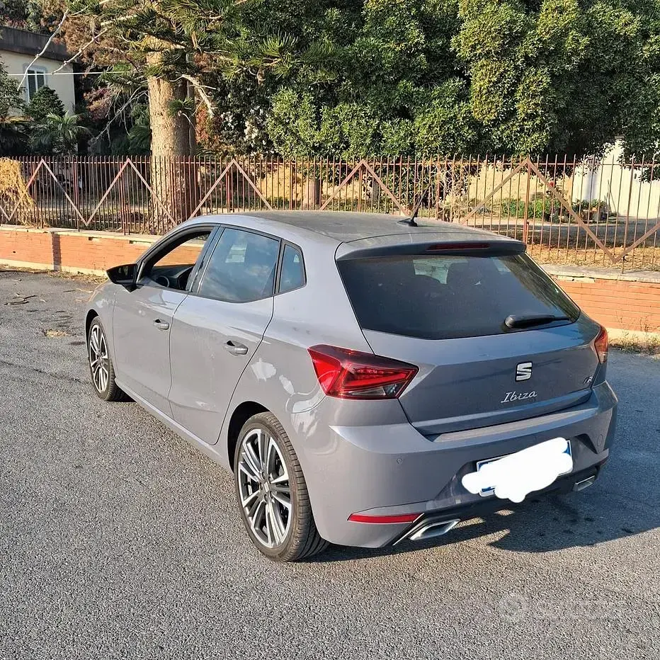Usata Seat Ibiza 95 CV (69 kW) 2024 Grigio Utilitaria