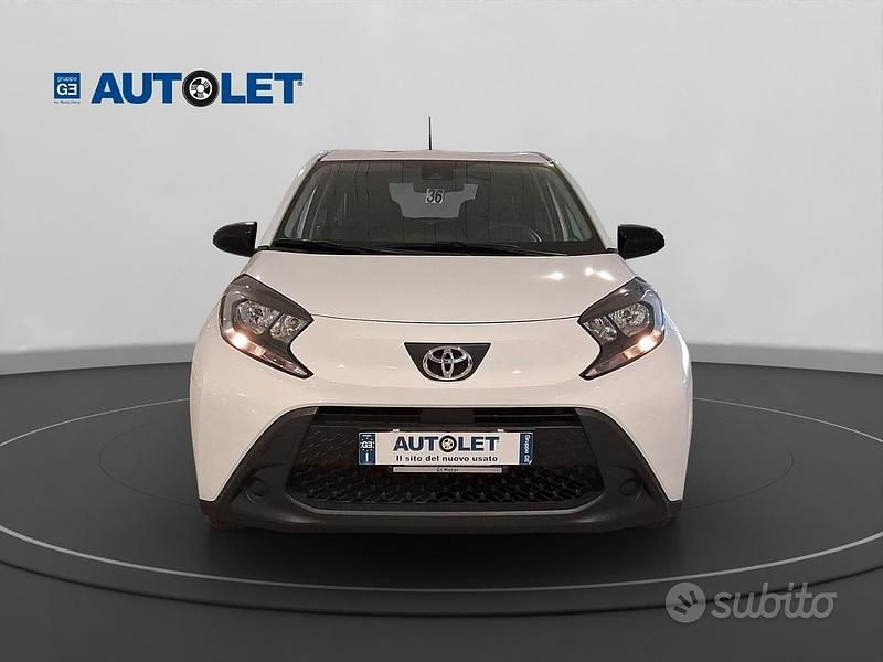 Usata Toyota Aygo X Active 72 CV (52 kW) 2022 Bianco SUV