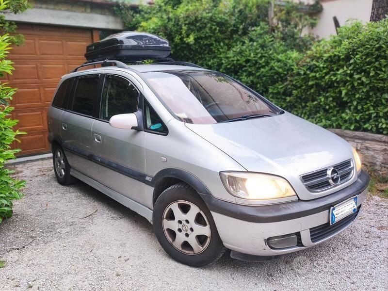 Grigio Usata 2000 Opel Zafira Monovolume | 2500 € (Molto cara) - Immagine 1/4