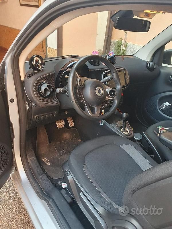 Usata Smart ForTwo Electric Drive 60 kW (82 CV) 2021 Grigio Coupé