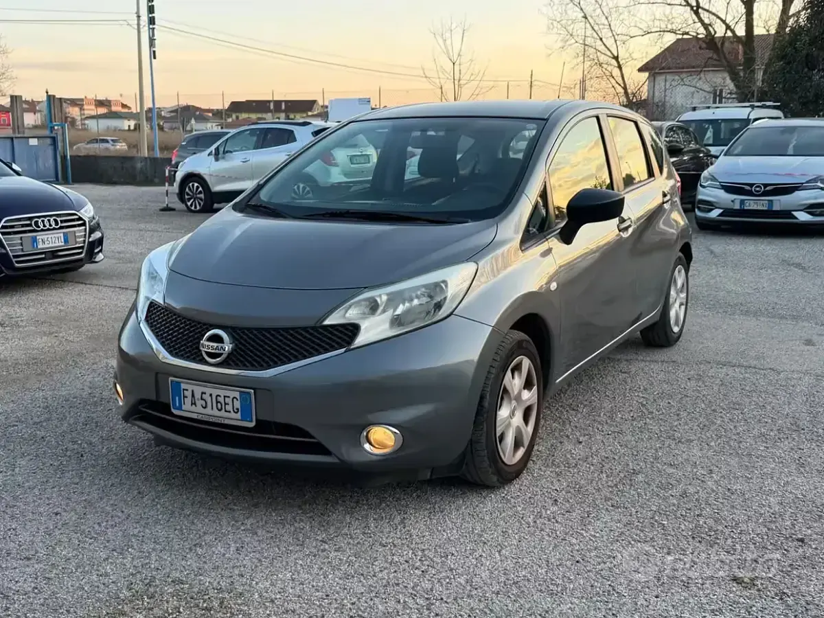 Używany Nissan Note Acenta 76 KM (55 kW) 2015 Szary Hatchback