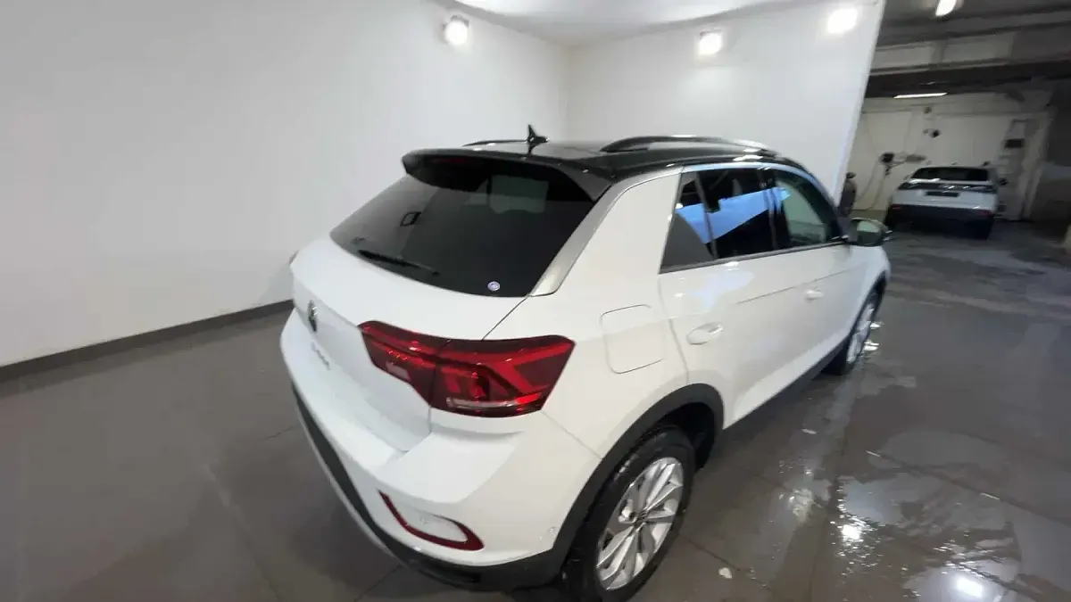 Nuova VW T-Roc Edition 150 CV (110 kW) 2026 0qa1 pure white/nero SUV