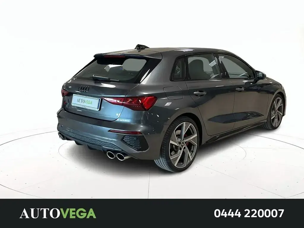 Usata Audi S3 Comfort 310 CV (228 kW) 2022 Grigio pastello Berlina
