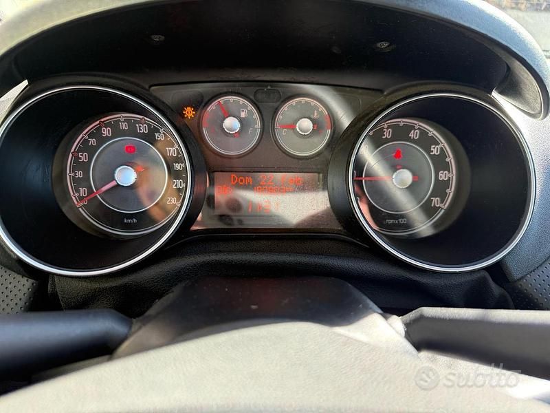 Usata Fiat Grande Punto S 75 CV (55 kW) 2012 Grigio Utilitaria