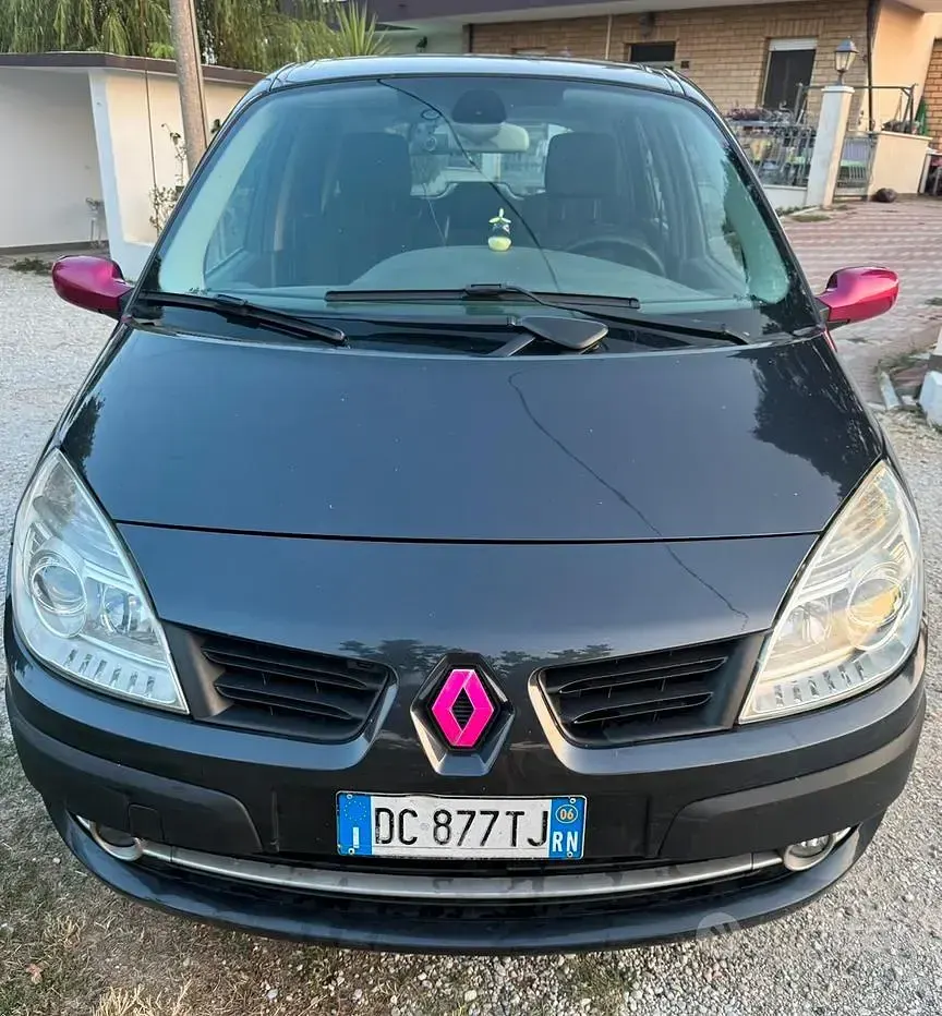 Usata Renault Scénic II Dynamique 106 CV (77 kW) 2006 Bluazzurro Monovolume