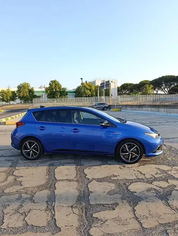 Usata Toyota Auris Hybrid Edition 99 CV (72 kW) 2018 Berlina