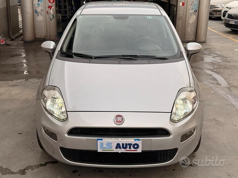 Usata Fiat Punto Street 77 CV (56 kW) 2017 Grigio Utilitaria