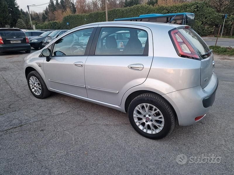 Usata Fiat Grande Punto 77 CV (56 kW) 2009 Grigio Utilitaria