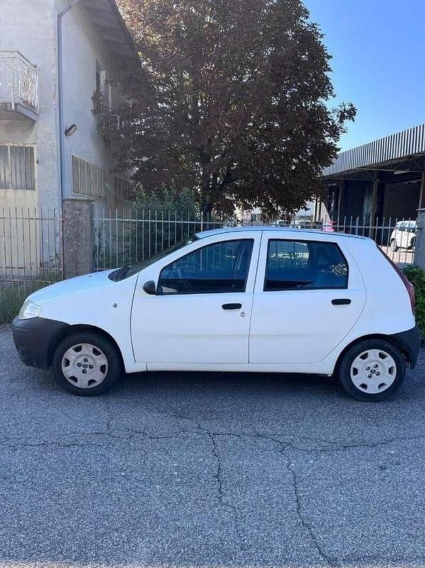 Other Usata 2005 Fiat Punto Due volumi | 2300 € (Cara) - Immagine 1/4