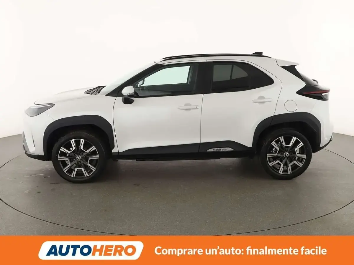 Nuova Toyota Yaris Cross Lounge 131 CV (96 kW) 2026 Bianco SUV