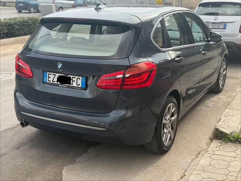 Usata BMW 218 Luxury Line 150 CV (110 kW) 2014 Blu Station wagon