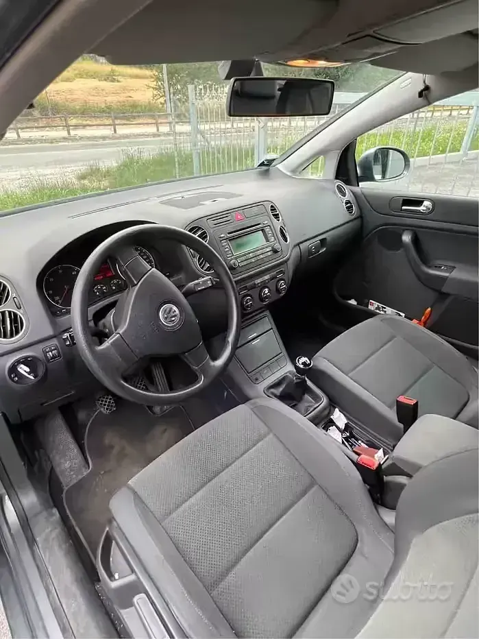 Usata VW Golf IV 105 CV (77 kW) 2006 Berlina