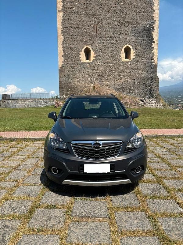 Grigio Usata 2016 Opel Mokka SUV | 10.900 € (Buon prezzo) - Immagine 1/4