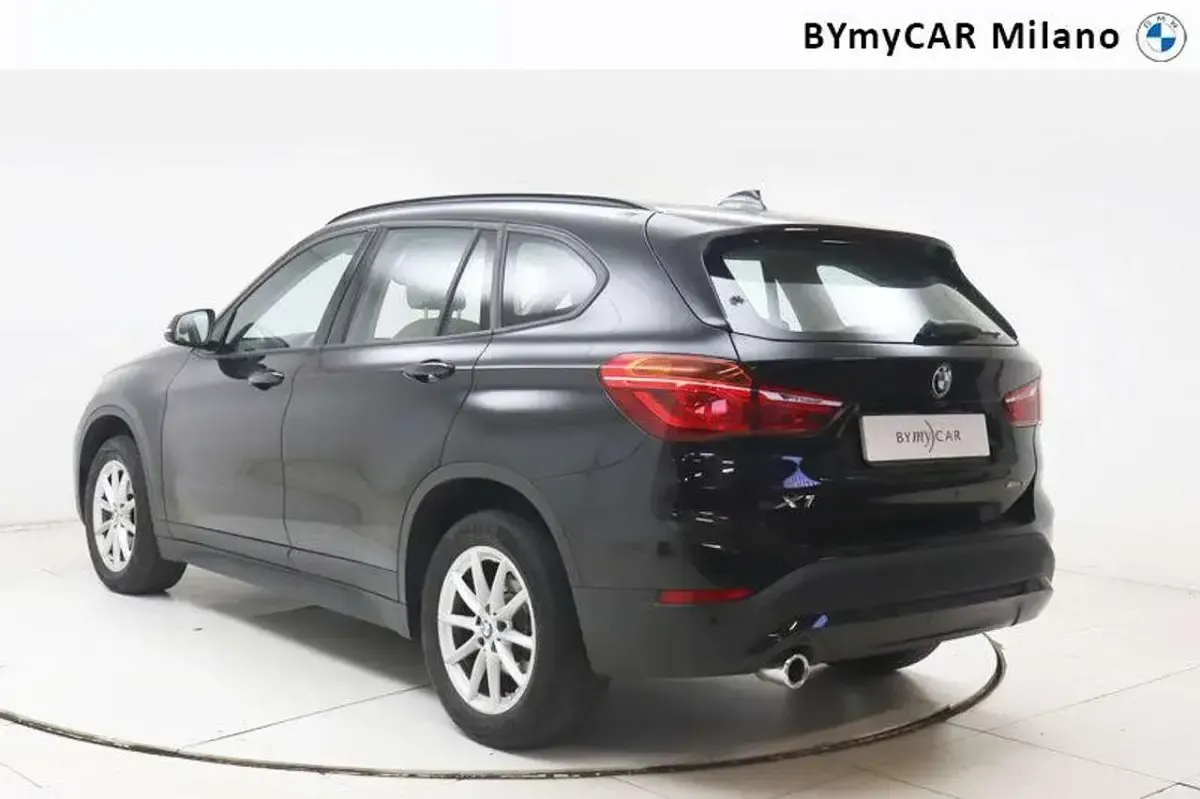 Usata BMW X1 Advantage 136 CV (100 kW) 2021 Black sapphire metallizzato SUV