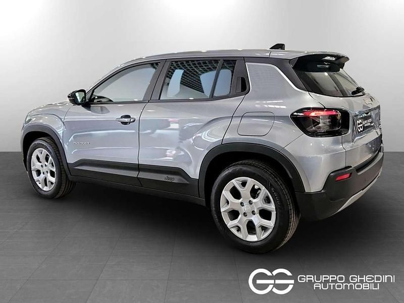 Nuova Jeep Avenger Altitude 101 CV (74 kW) 2026 Met grey evo SUV