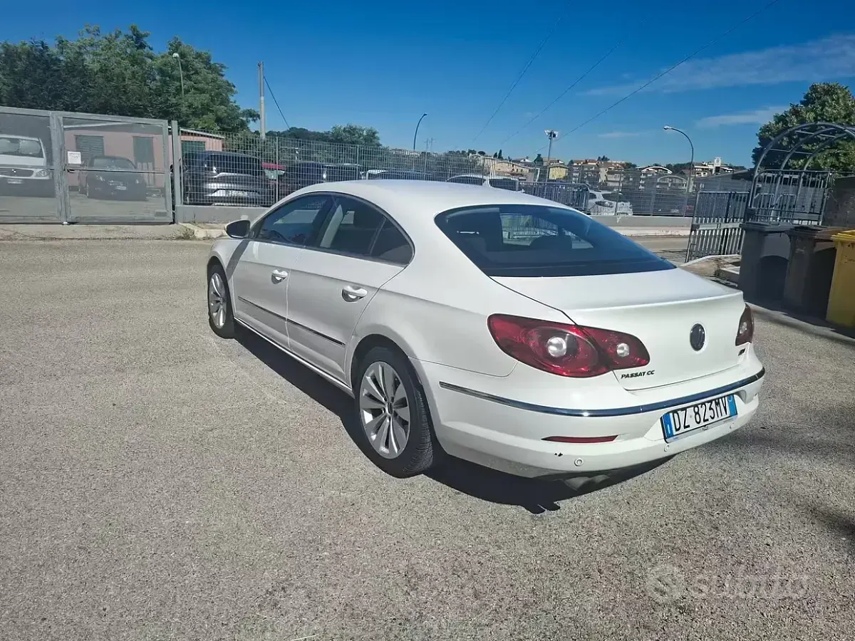 Usata VW Passat 160 CV (117 kW) 2010 Bianco Coupé