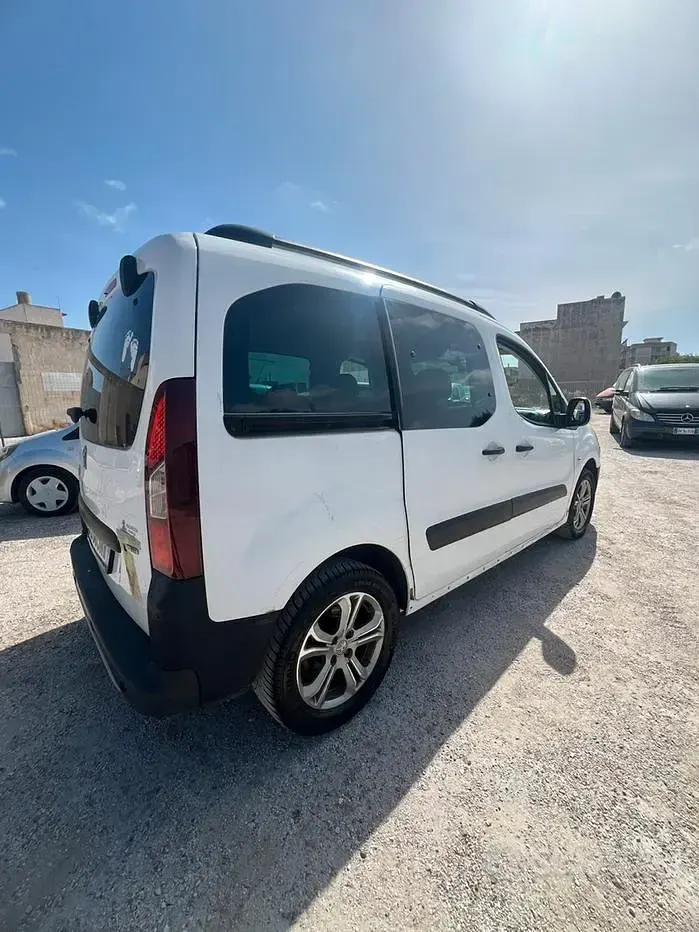 Usata Peugeot Partner 92 CV (67 kW) 2016 Bianco Monovolume