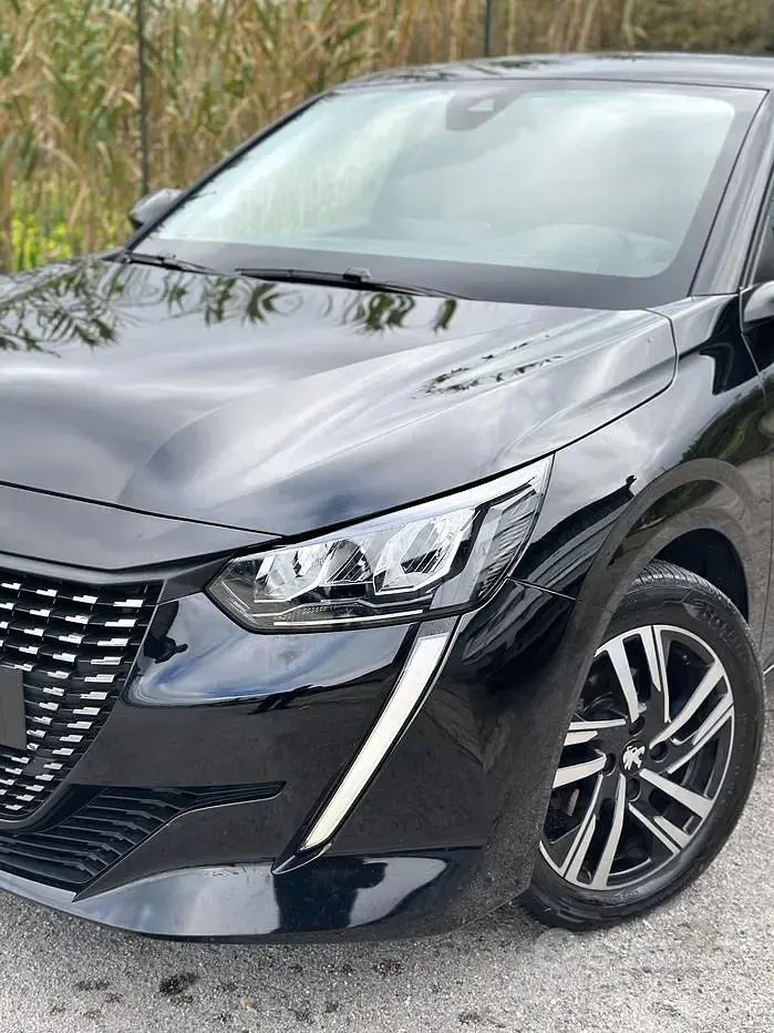Usata Peugeot 208 Active 75 CV (55 kW) 2022 Nero Utilitaria