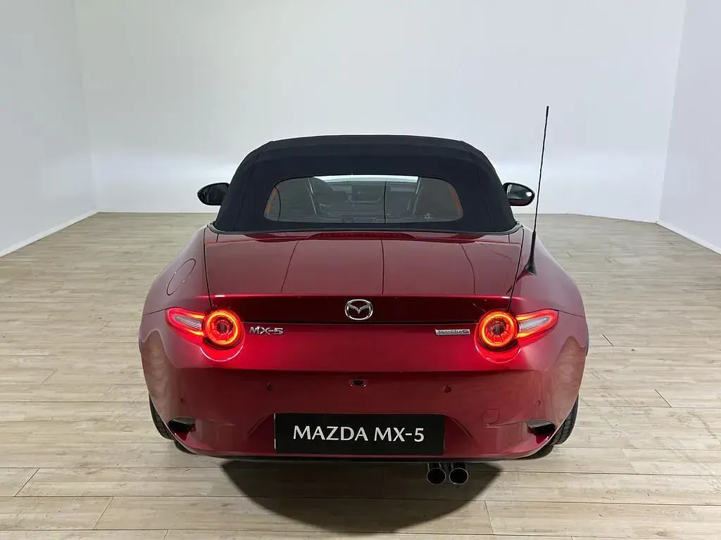Nuova Mazda MX5 Exclusive-Line 132 CV (97 kW) 2025 Soul red crystal m Cabrio
