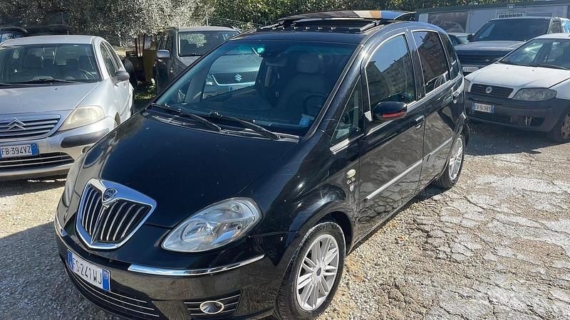 Usata Lancia Musa 2009 Nero Monovolume