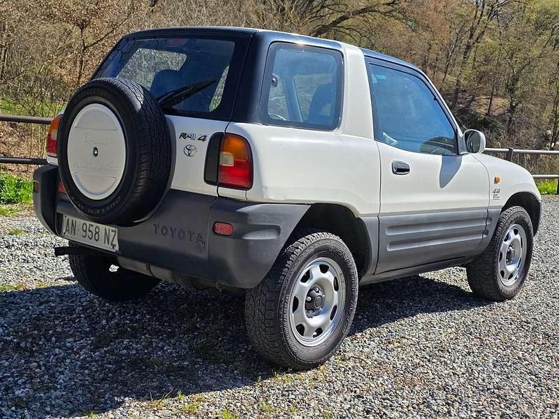 Usata Toyota RAV4 128 CV (94 kW) 1996 Bianco SUV