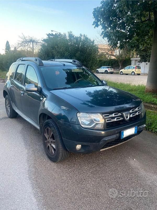 Grigio Usata 2014 Dacia Duster Lauréate SUV | 3999 € (Super prezzo) - Immagine 1/4