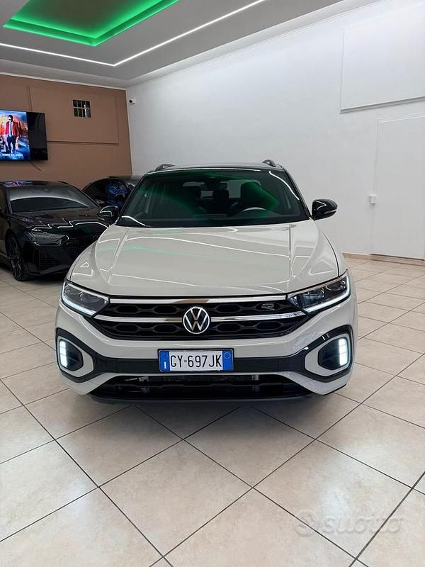 Usata VW T-Roc R-line 150 CV (110 kW) 2024 Grigio SUV