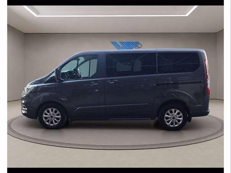 Usata Ford Tourneo Custom Titanium 131 CV (96 kW) 2022 Magnetic grey Furgone