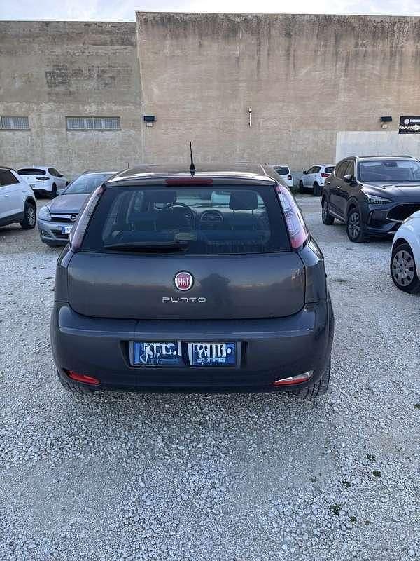 Usata Fiat Punto Easy 95 CV (69 kW) 2012 Berlina