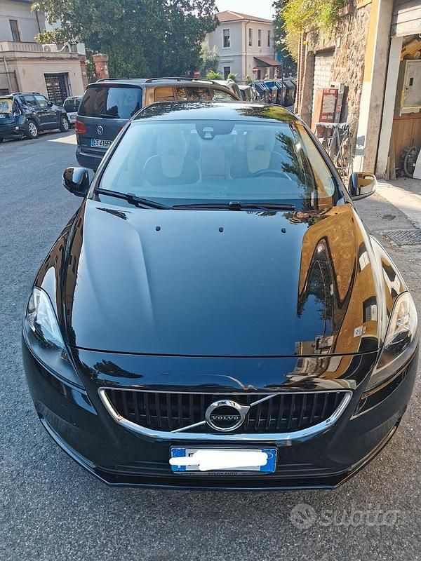 Gebraucht Volvo V40 120 PS (88 kW) 2017 Schwarz Kombi