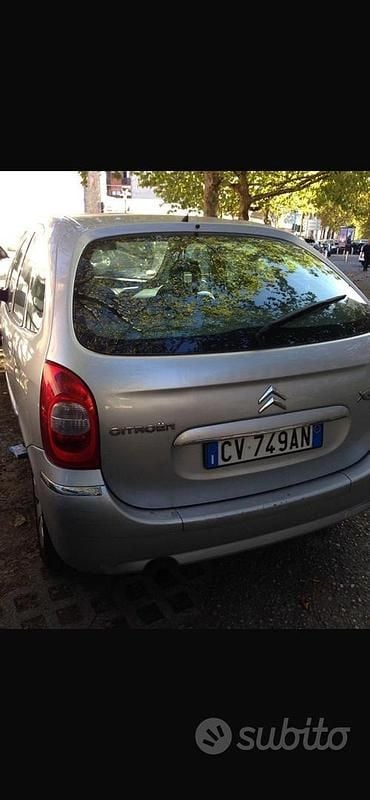 Usata Citroën Xsara Picasso Exclusive 110 CV (80 kW) 2005 Grigio Monovolume