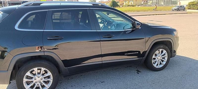 Usata Jeep Cherokee Longitude 194 CV (142 kW) 2019 Nero SUV