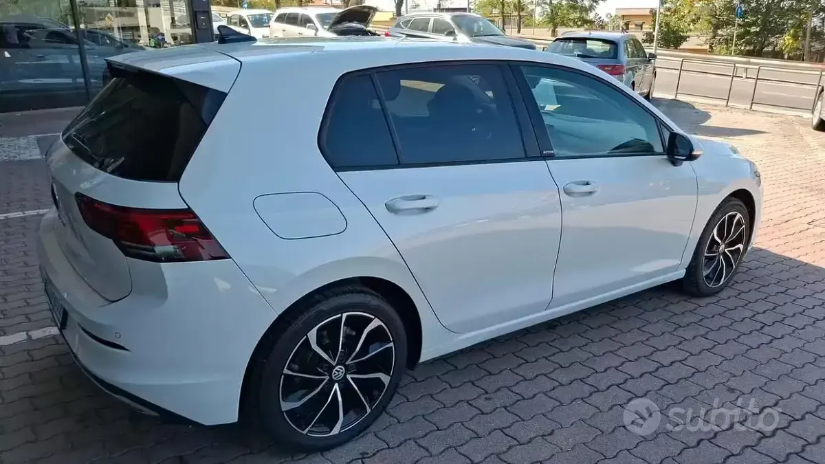 Usata VW Golf VIII Style 116 CV (85 kW) 2022 Bianco Berlina