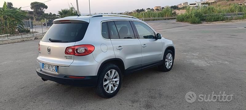 Usata VW Tiguan 140 CV (102 kW) 2011 Grigio SUV