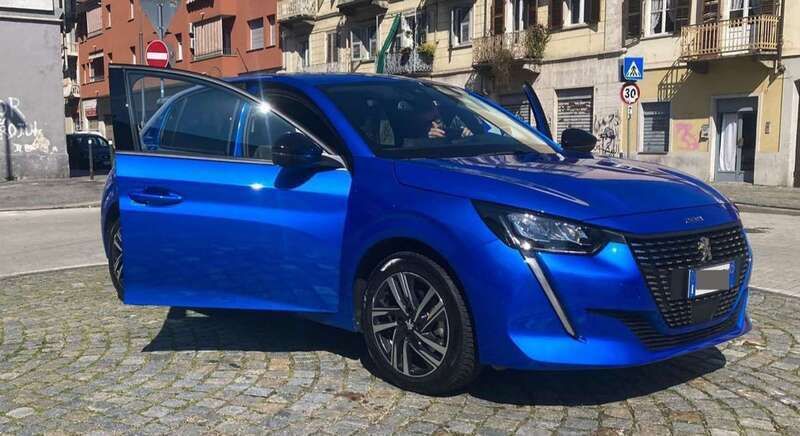 Blu/azzurro Usata 2023 Peugeot 208 Allure Due volumi | 16.000 € (Buon prezzo) - Immagine 1/4