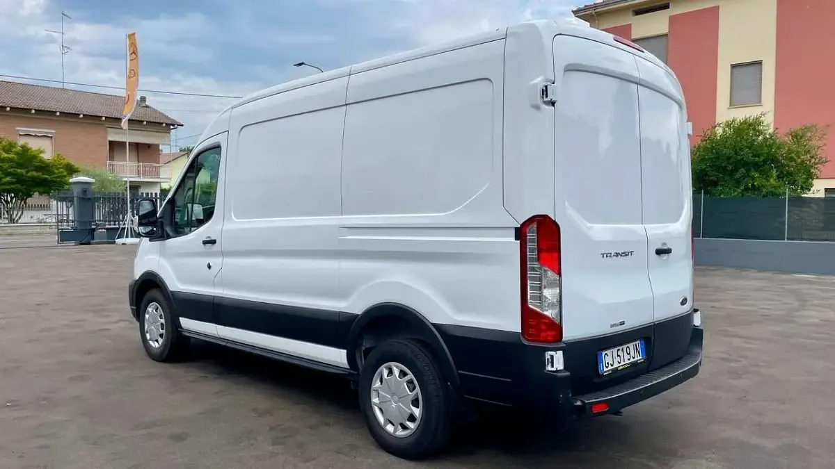 Usata Ford Transit Trend 131 CV (96 kW) 2022 Bianco Furgone