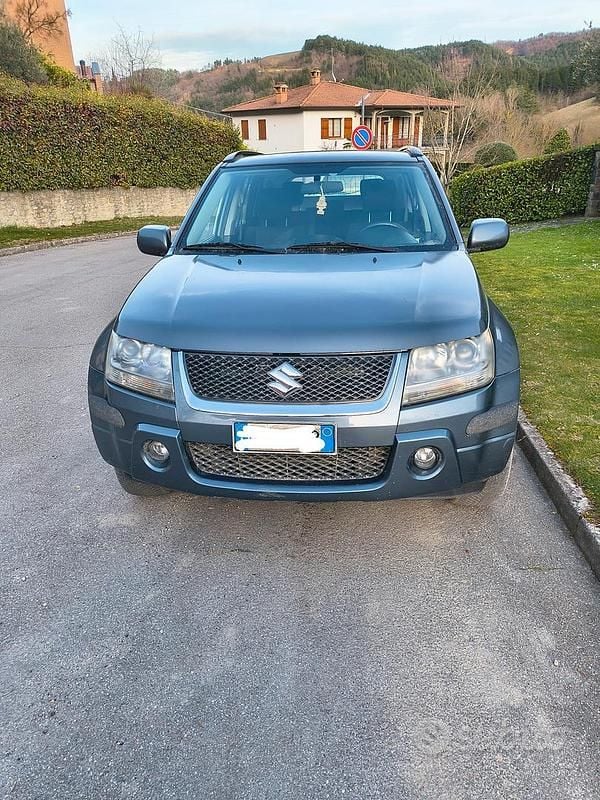 Usata Suzuki Grand Vitara 129 CV (94 kW) 2007 Grigio SUV