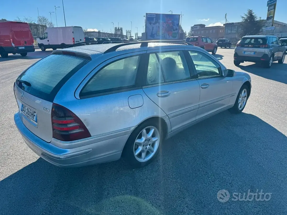 Usata Mercedes C220 Classic 143 CV (105 kW) 2001 Grigio Station wagon