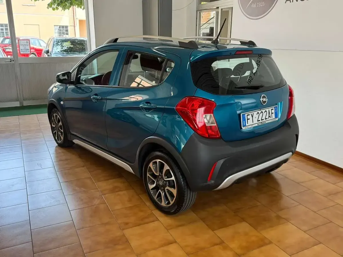 Usata Opel Karl Rocks 73 CV (53 kW) 2019 Blu/azzurro Utilitaria