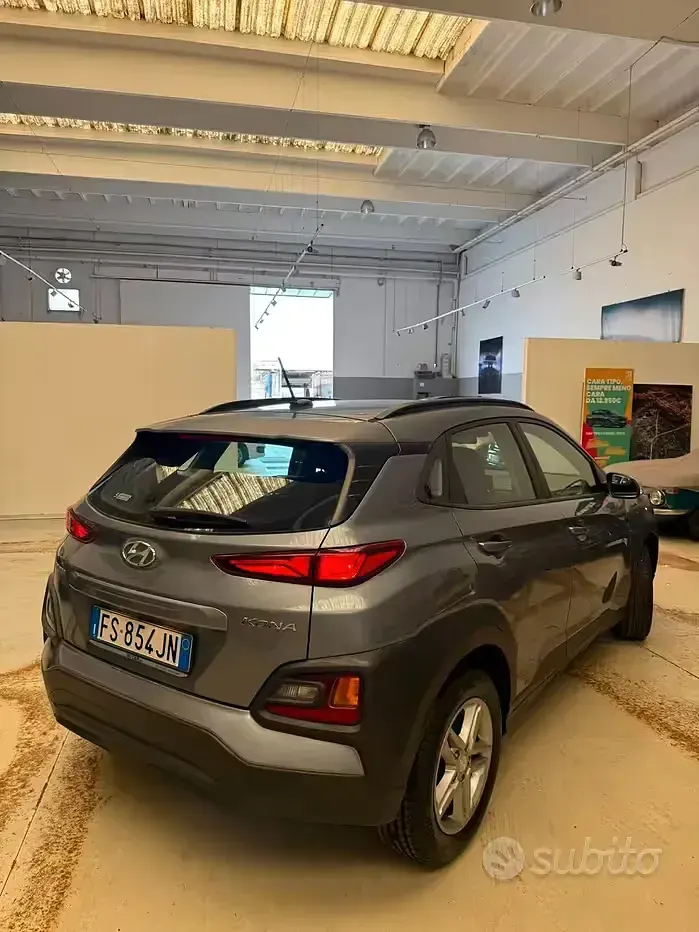 Usata Hyundai Kona Style 116 CV (85 kW) 2018 Grigio SUV