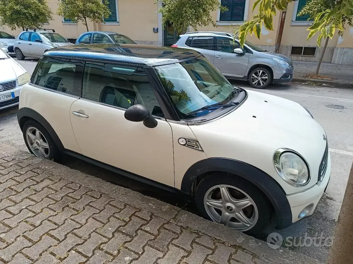 Usata Mini Cooper 109 CV (80 kW) 2009 Bianco Utilitaria