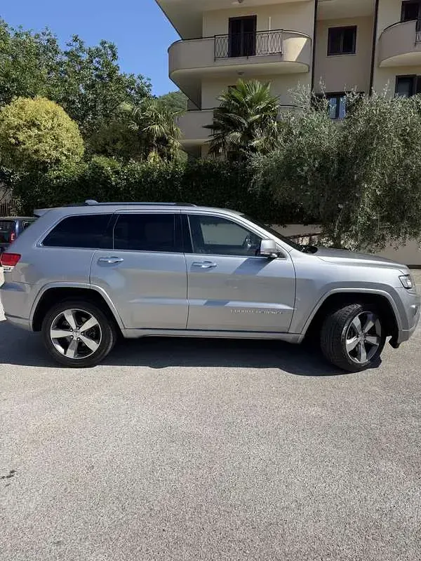 Usata Jeep Grand Cherokee Overland 250 CV (183 kW) 2015 Grigio SUV