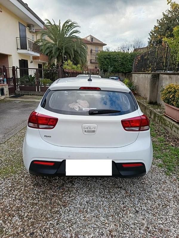 Usata Kia Rio Style 84 CV (61 kW) 2022 Bianco Berlina