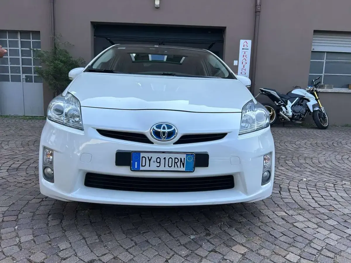 Usata Toyota Prius 99 CV (72 kW) 2009 Bianco Utilitaria