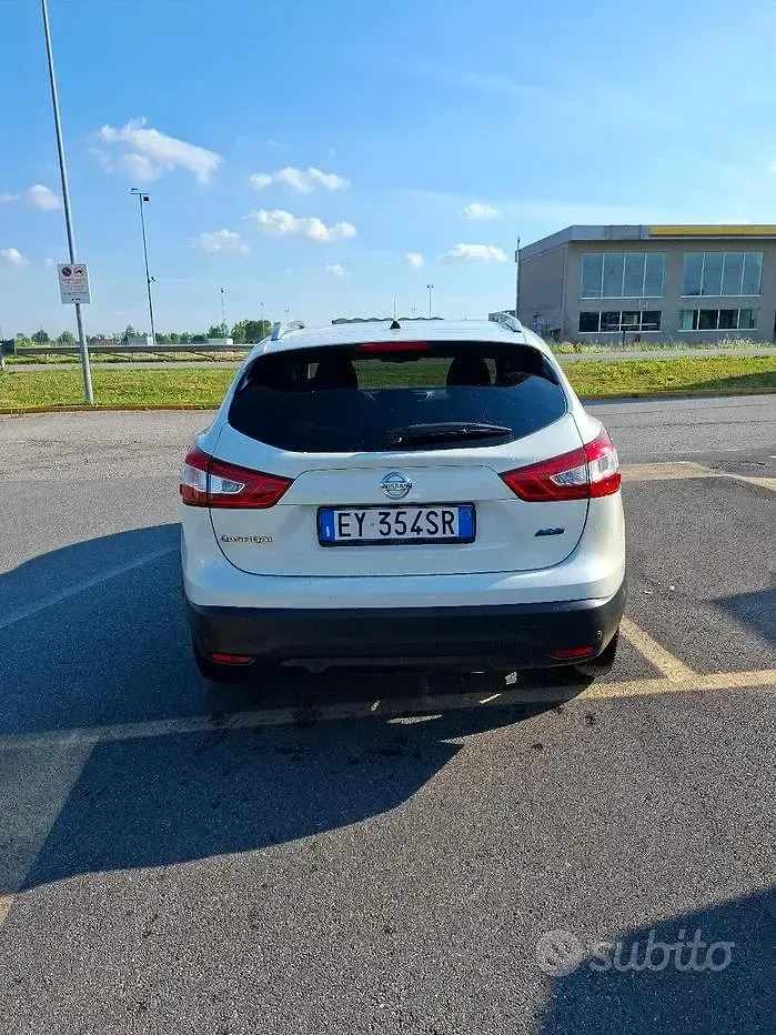Usata Nissan Qashqai 110 CV (80 kW) 2015 Bianco SUV