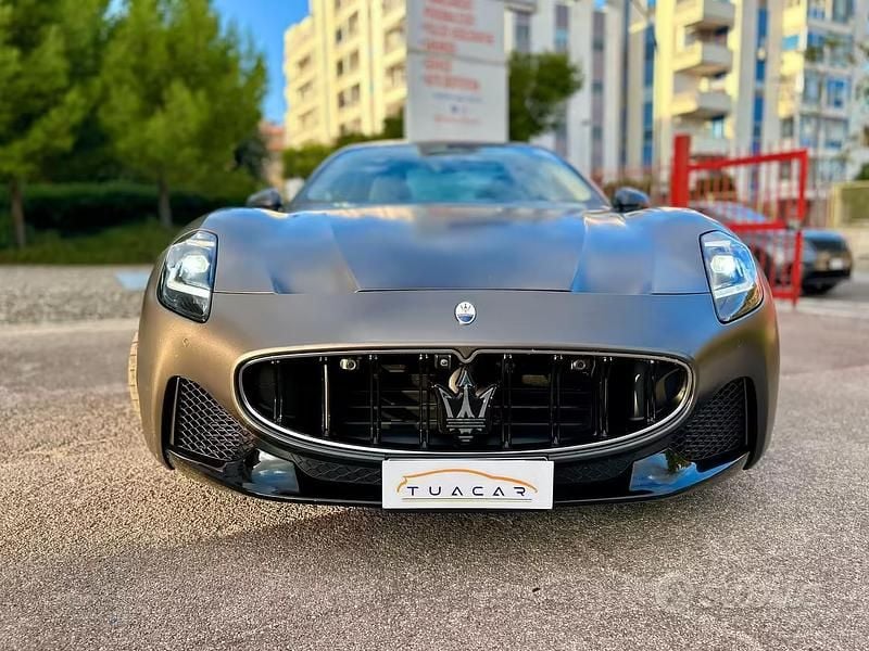 Usata Maserati Granturismo 491 CV (361 kW) 2023 Grigio Coupé